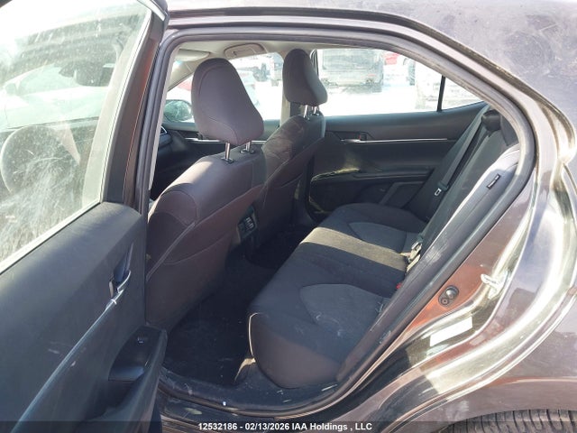 4T1B11HK7JU032239 Toyota CAMRY LE/XLE