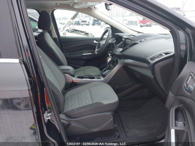 1FMCU0GX1FUC18000 Ford ESCAPE SE