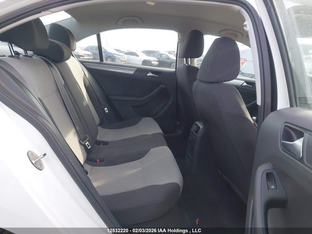 3VW167AJ7HM357104 Volkswagen JETTA S