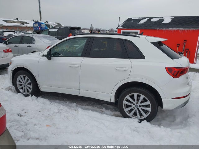 WA1AECF37L1054753 Audi Q3 PREMIUM