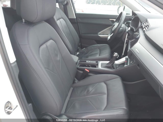 WA1AECF37L1054753 Audi Q3 PREMIUM