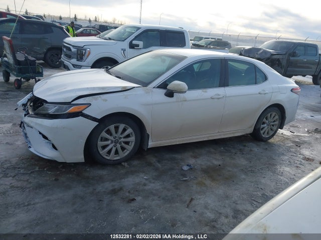 4T1B11HKXJU120461 Toyota CAMRY SE
