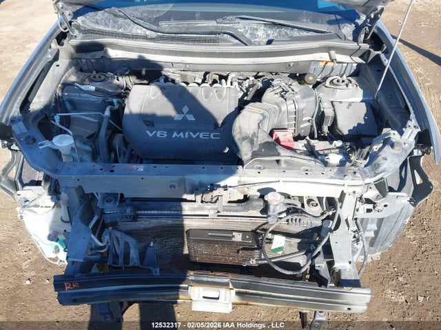 JA4JZ3AX8FZ600917 Mitsubishi Outlander Se