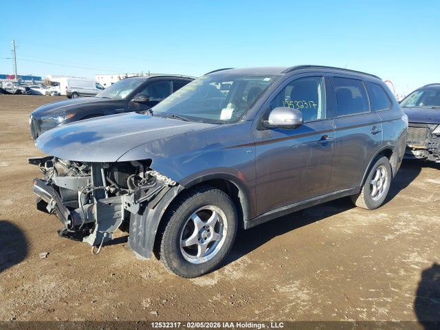 JA4JZ3AX8FZ600917 Mitsubishi Outlander Se
