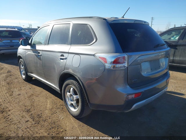 JA4JZ3AX8FZ600917 Mitsubishi Outlander Se