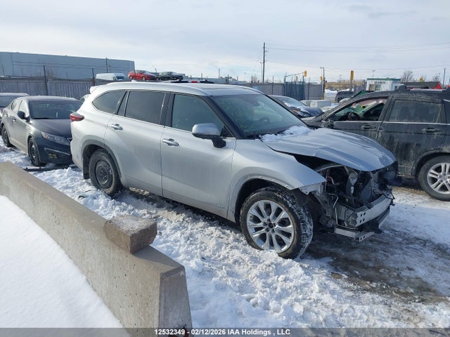 Auction sale of the 2025 Toyota Highlander Hybrid Hybrid, vin: 5TDEBRCH3SS655596, lot number: 12532349