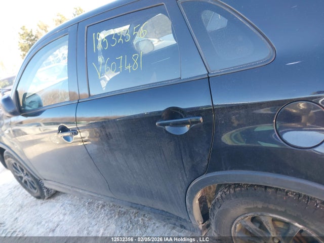 JA4AJ3AU1GZ607481 Mitsubishi RVR SE