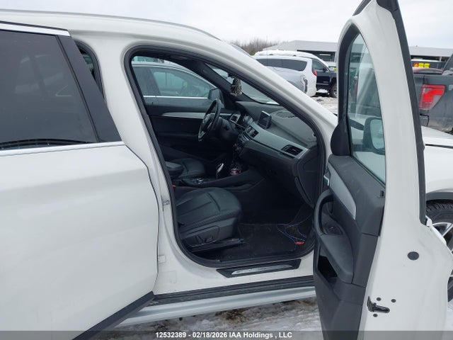 WBXJG9C02M5T45834 BMW X1 Xdrive28i/xdrive28i Essential
