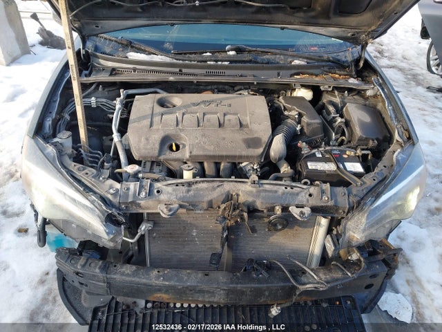 2T1BURHE2JC063125 Toyota COROLLA LE