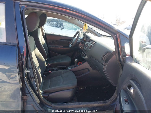 12532461 :رقم المزاد ، KNADM4A34F6422541 vin ، 2015 Kia Rio مزاد بيع