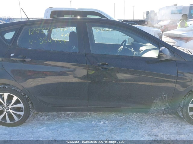 KMHCT5AE5HU354947 Hyundai ACCENT SE