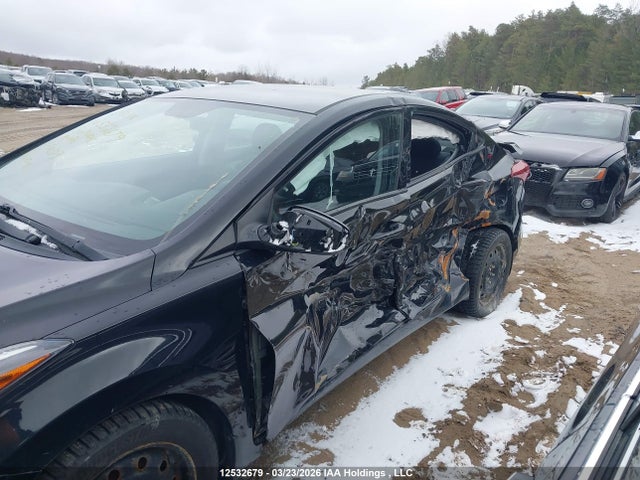 12532679 :رقم المزاد ، 5NPDH4AE4FH572373 vin ، 2015 Hyundai Elantra مزاد بيع