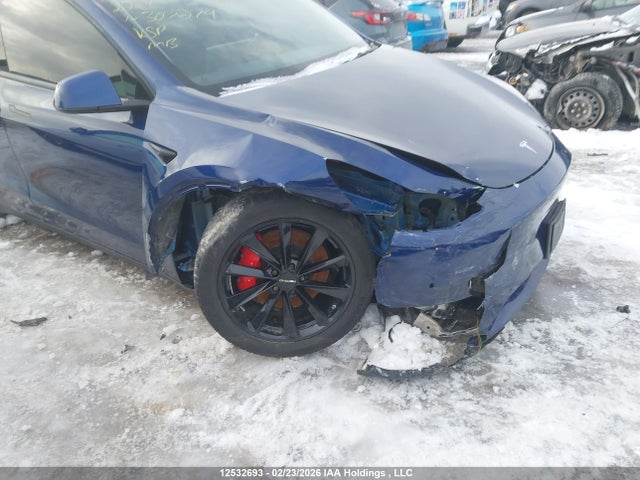 7SAYGDEF4NF307279 Tesla Model Y
