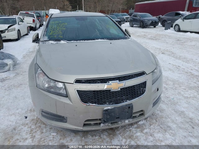1G1PC5SB5E7337627 Chevrolet Cruze