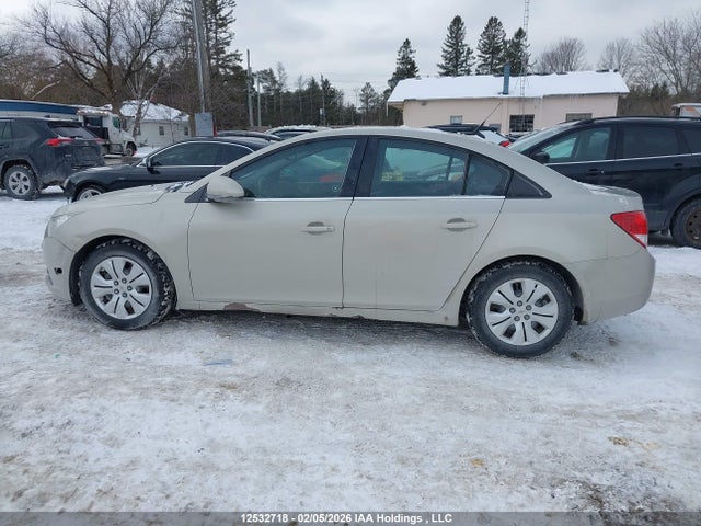 1G1PC5SB5E7337627 Chevrolet Cruze