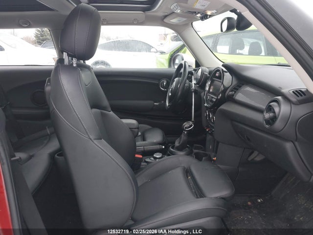 WMWXP5C53J2G62627 Mini 3 Door Cooper