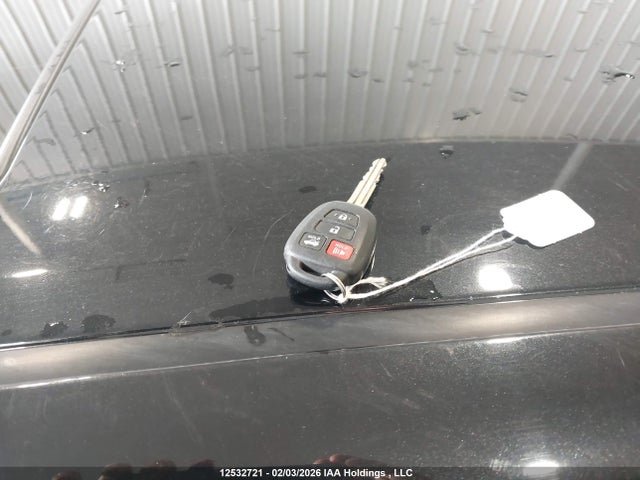 2T1BURHE2JC002762 Toyota COROLLA SE