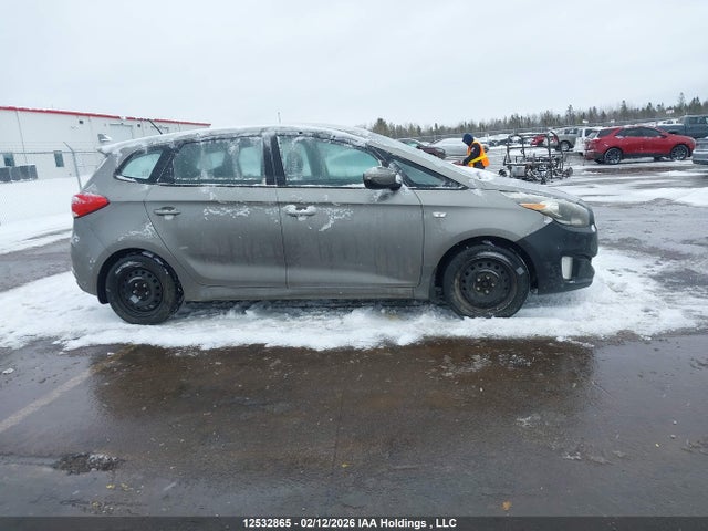 KNAHT8A35E7063334 KIA Rondo Lx