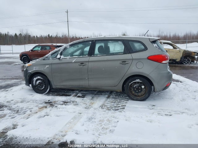 KNAHT8A35E7063334 KIA Rondo Lx
