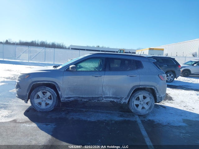 Jeep Compass Latitude 2022 3C4NJDBB0NT130038 Image 14