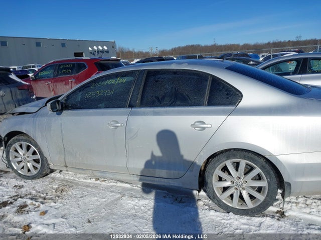 3VW1K7AJ7FM247324 Volkswagen Jetta 2.0l Trendline/2.0l Trendline+