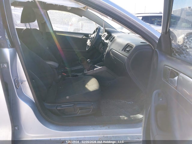 3VW1K7AJ7FM247324 Volkswagen Jetta 2.0l Trendline/2.0l Trendline+