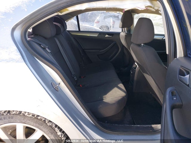 3VW1K7AJ7FM247324 Volkswagen Jetta 2.0l Trendline/2.0l Trendline+