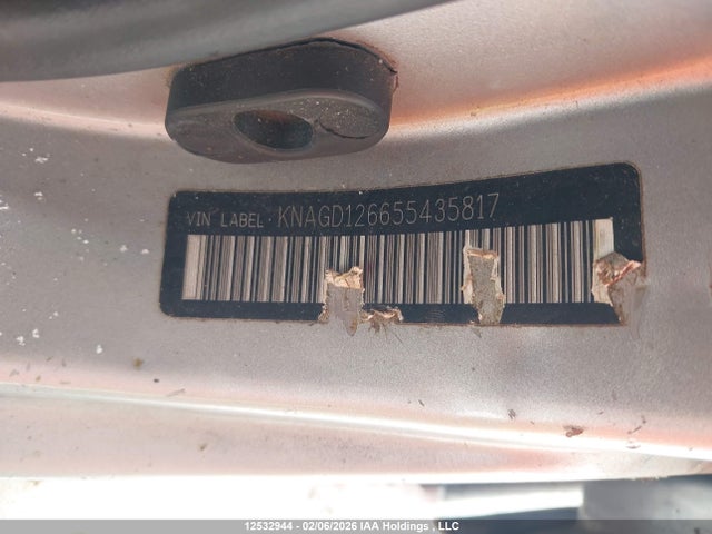12532944 :رقم المزاد ، KNAGD126655435817 vin ، 2005 Kia Magenta مزاد بيع