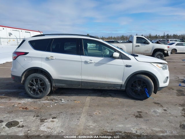12533008 :رقم المزاد ، 1FMCU9HD3JUA37403 vin ، 2018 Ford Escape Sel مزاد بيع