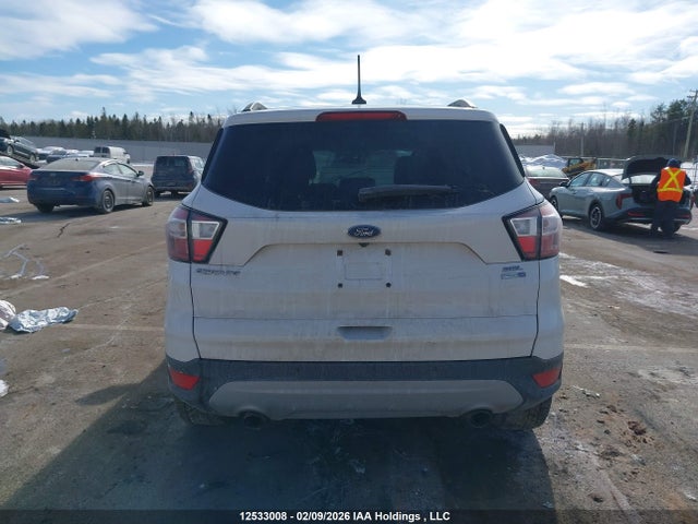 12533008 :رقم المزاد ، 1FMCU9HD3JUA37403 vin ، 2018 Ford Escape Sel مزاد بيع