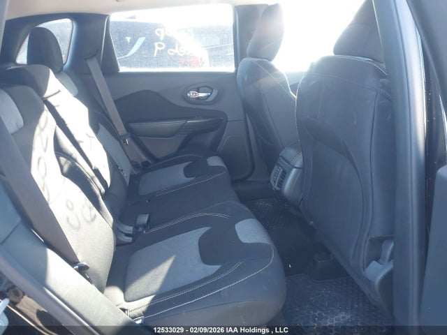 1C4PJLCS1EW316358 Jeep Cherokee Latitude