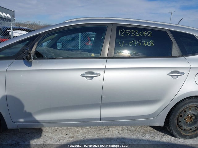 KNAHT8A31F7075708 KIA Rondo Lx/lx Value/lx Winter Edition