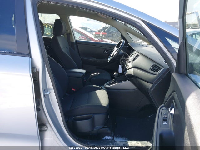 KNAHT8A31F7075708 KIA Rondo Lx/lx Value/lx Winter Edition