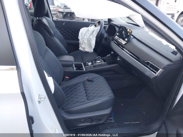 JA4T5UA9XPZ613519 Mitsubishi Outlander Phev Le/sel