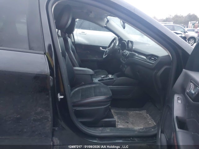 1FMCU9H9XNUA49453 Ford ESCAPE SEL