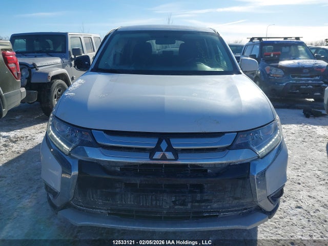 Mitsubishi Outlander Es 2018 JA4AZ2A38JZ608161 Image 13