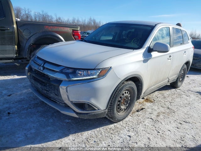 Mitsubishi Outlander Es 2018 JA4AZ2A38JZ608161 Image 2