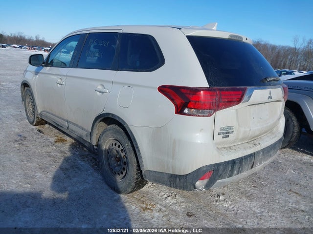 Mitsubishi Outlander Es 2018 JA4AZ2A38JZ608161 Image 3