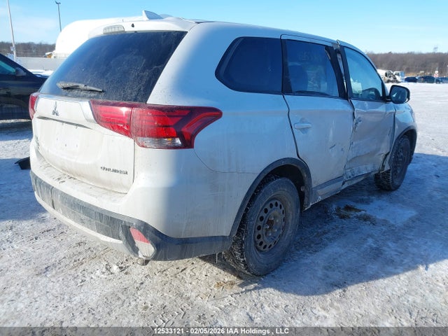 Mitsubishi Outlander Es 2018 JA4AZ2A38JZ608161 Image 4