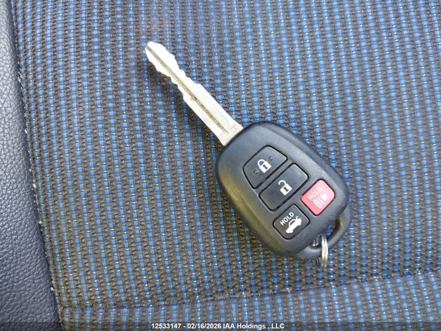 12533147 :رقم المزاد ، 2T1BURHEXHC811968 vin ، 2017 Toyota Corolla مزاد بيع