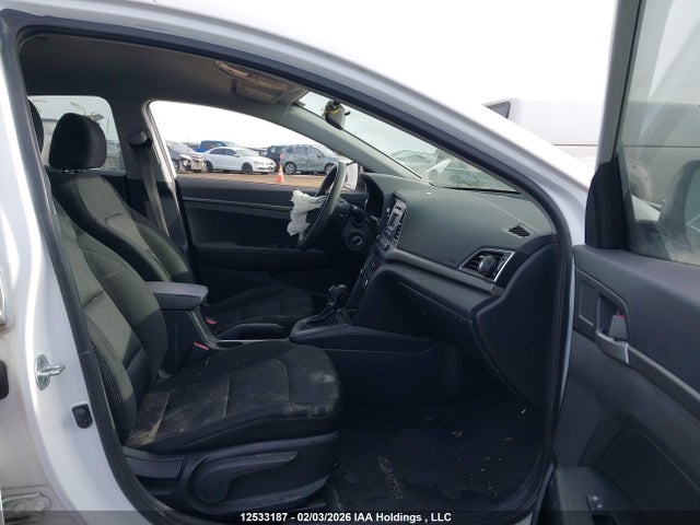 5NPD74LF9HH142379 Hyundai Elantra Le