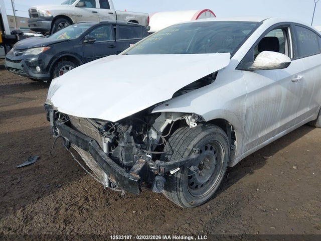 5NPD74LF9HH142379 Hyundai Elantra Le