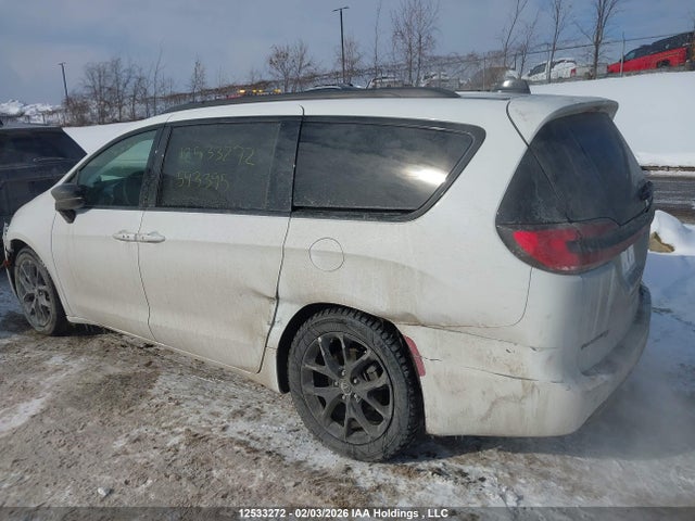 Chrysler Pacifica Limited 2025 2C4RC1GG8SR593395 Image 14