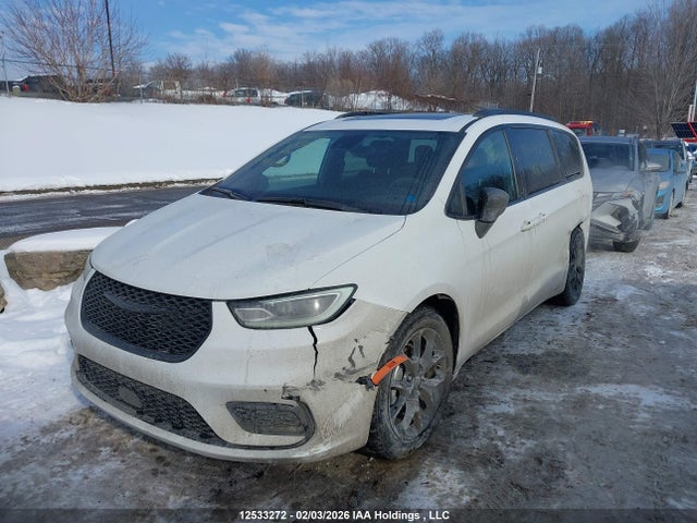 Chrysler Pacifica Limited 2025 2C4RC1GG8SR593395 Image 2