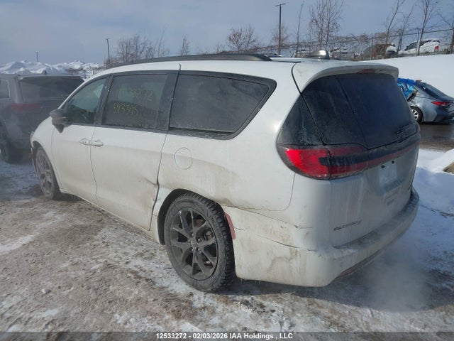 Chrysler Pacifica Limited 2025 2C4RC1GG8SR593395 Image 3