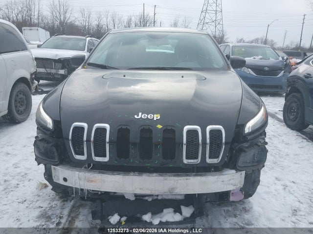 1C4PJMAB6HW558463 Jeep Cherokee Sport