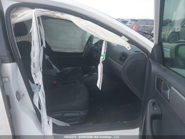 12533274 :رقم المزاد ، 3VW2K7AJ2FM335783 vin ، 2015 Volkswagen Jetta 2.0l Trendline/2.0l Trendline+ مزاد بيع