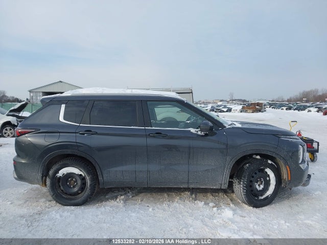 12533282 :رقم المزاد ، JA4J4VA84SZ624628 vin ، 2025 Mitsubishi Outlander مزاد بيع