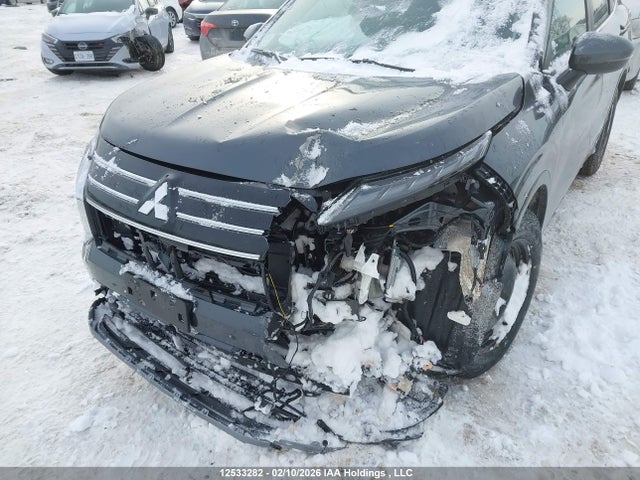 12533282 :رقم المزاد ، JA4J4VA84SZ624628 vin ، 2025 Mitsubishi Outlander مزاد بيع
