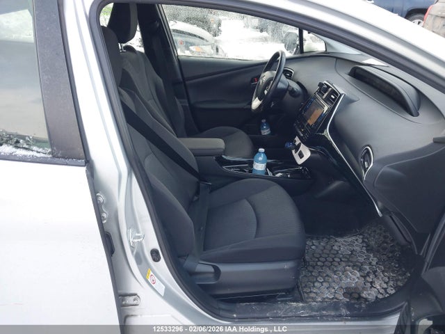 JTDKARFU9J3547420 Toyota Prius Technology